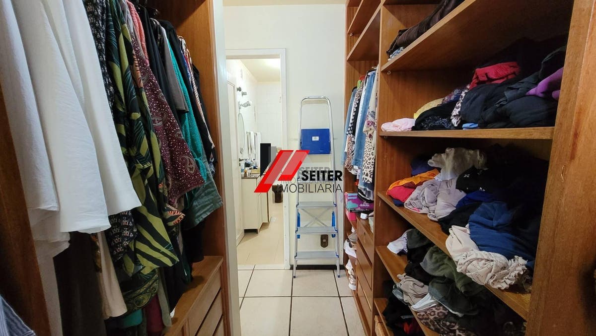 Casa com 4 quatro quartos para locação trindade florianópolis
