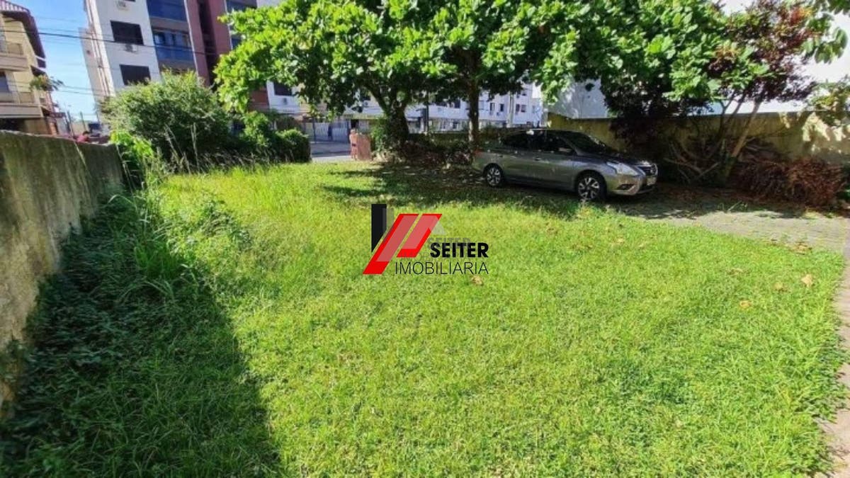 Casa Comercial de 4 Quartos à Venda em Ingleses do Rio Vermelho, Florianópolis-SC. 182m²