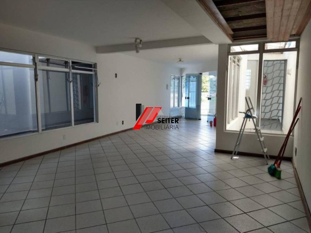 Casa comercial a venda no bairro Saco dos Limões