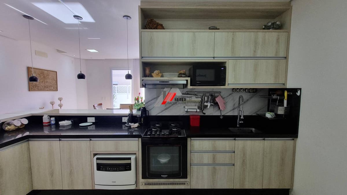 Casa de 3 suites a venda Lagoa da Conceiçao Florianopolis com 352 metros de area util