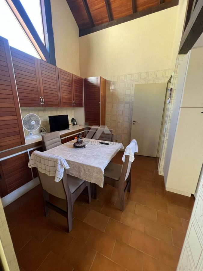 Casa para locação com 3 dormitórios sendo 1 suíte em Florianópolis Centro