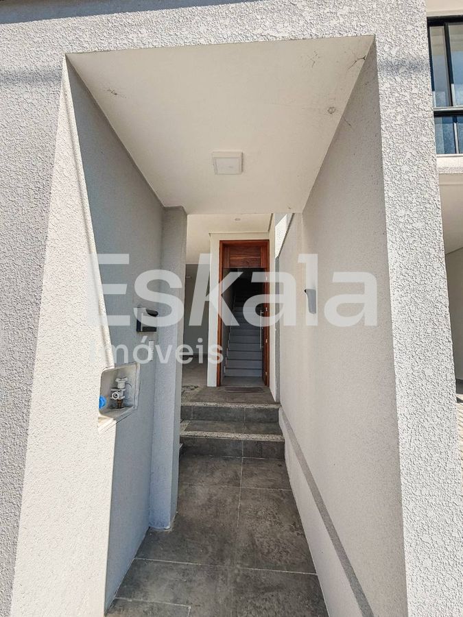 Triplex com vaga de garagem coberta vila lenzi - jaraguá do sul