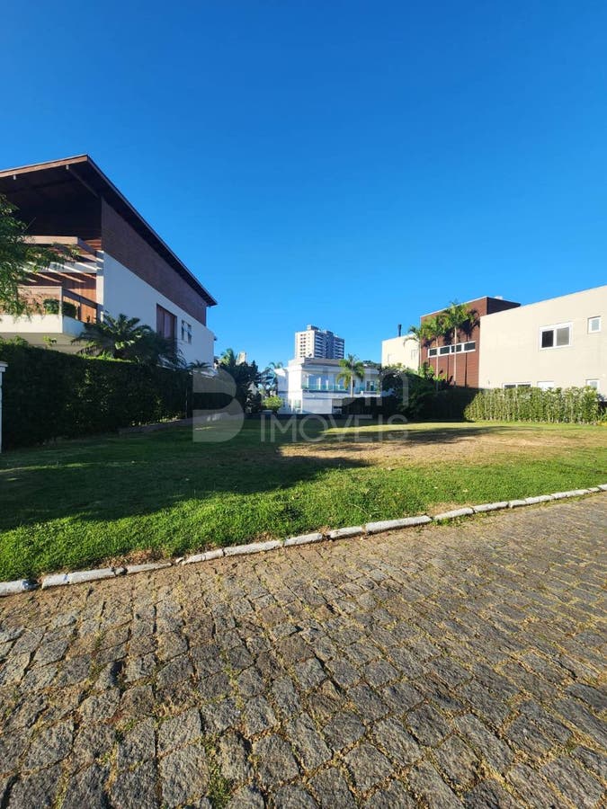 Lote/Terreno de 983m² | Eu Corretor