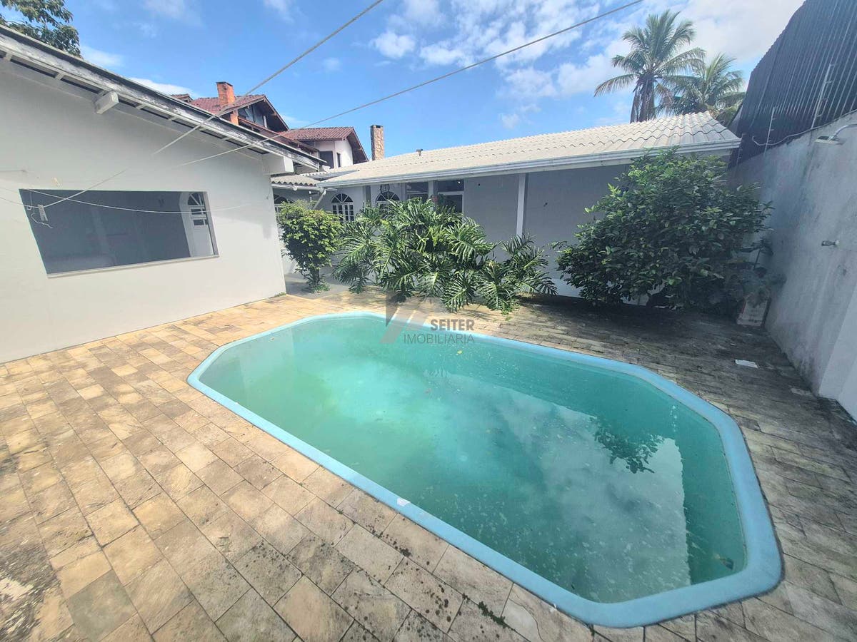 Casa de 4 quartos para alugar no Santa Monica Florianopolis