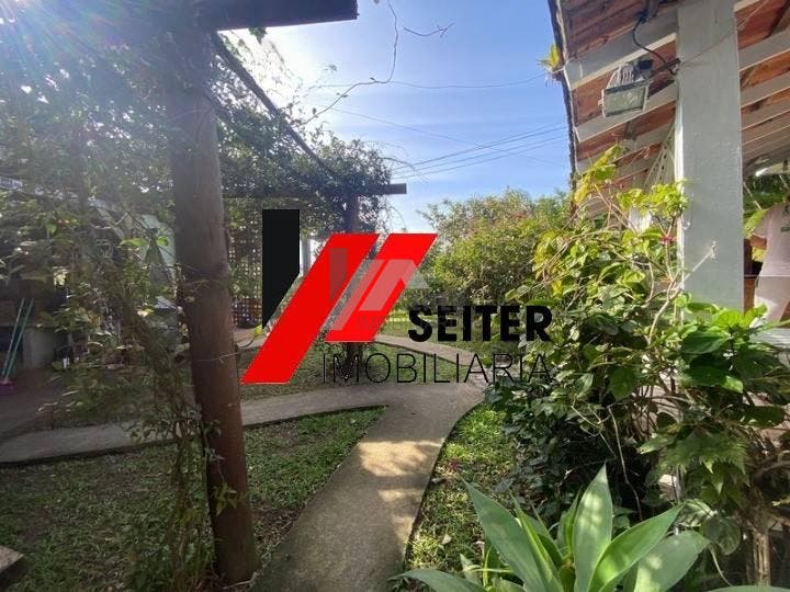 Casa de 4 dormitorios a venda Sambaqui Florianopolis