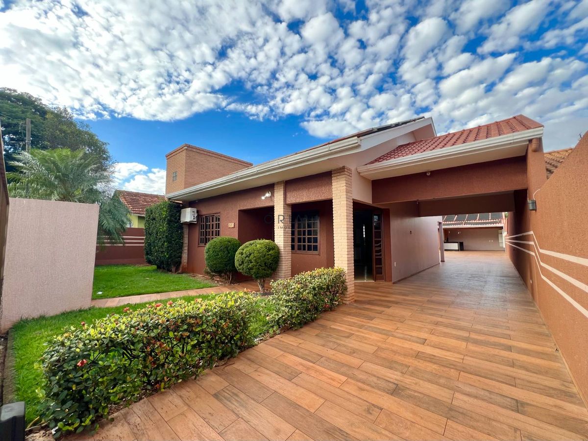 Casa para locação com 1 suíte + 2 dormitórios, edícula com churrasqueira e piscina, JD. PANCERA TOLEDO/PR