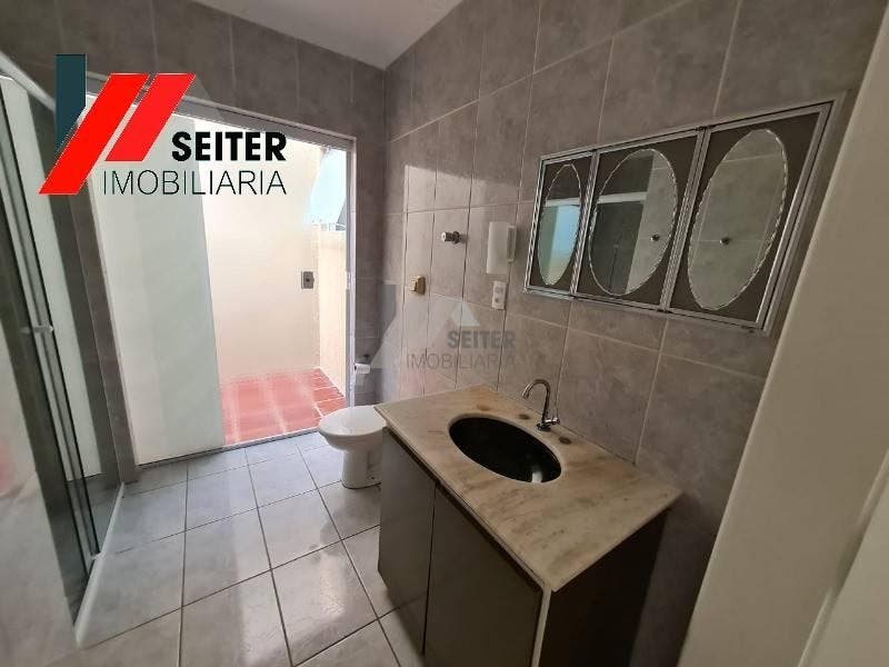 Casa 3 dormitorios para locação trindade