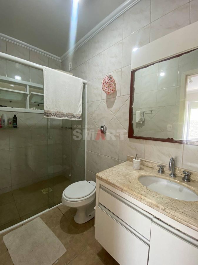 Casa à venda com 3 Suítes + 1 Quarto no bairro Czerniewicz