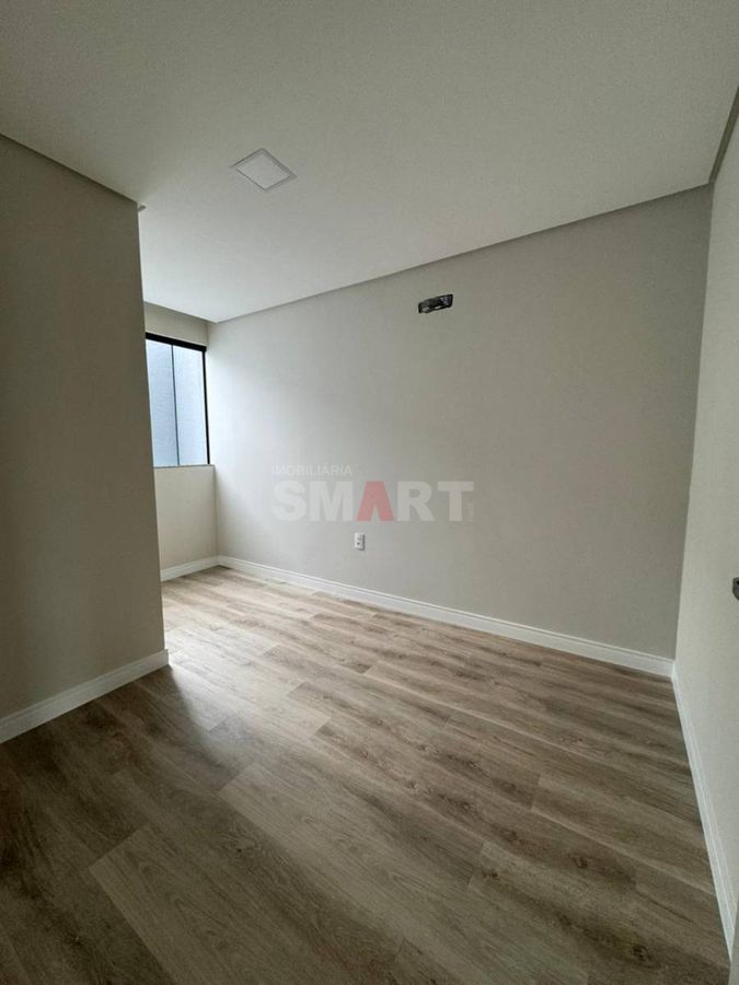 Casa Geminada com 1 Suíte + 2 Quartos na Barra do Rio Cerro