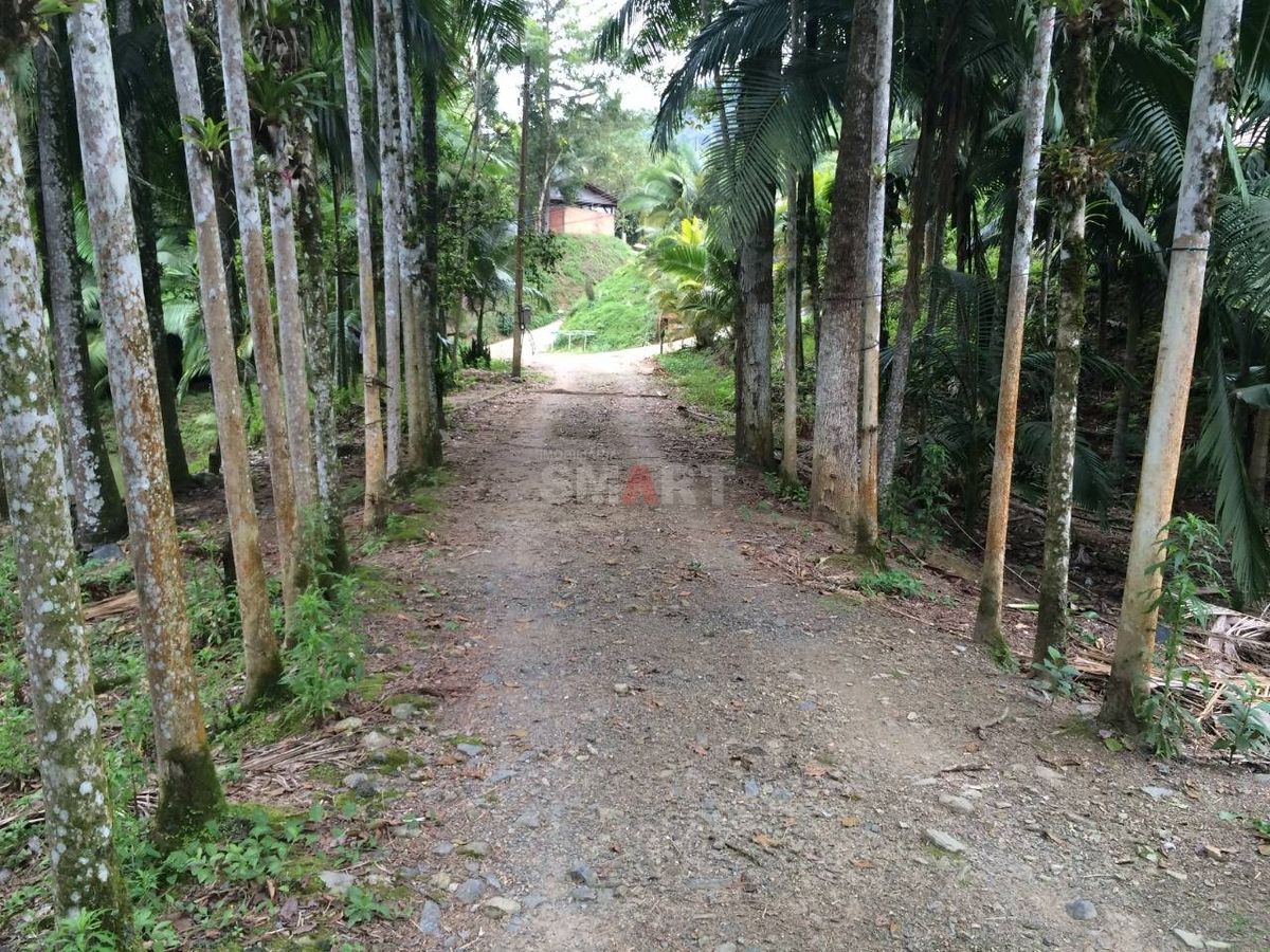 Chácara à Venda em Guaramirim com 7 Lagoas
