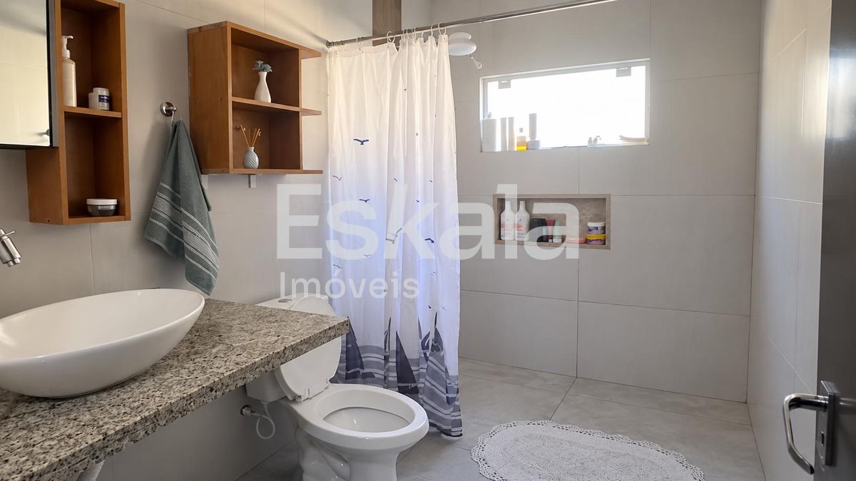 Casa Semobiliada Com 417m² De Área De Terreno São Luís - Jaraguá do Sul