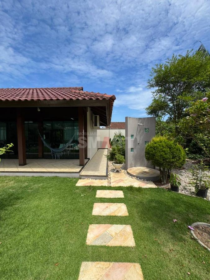 Casa Semimobiliada com 2 Suítes e 1 Quarto no Bairro Vila Nova