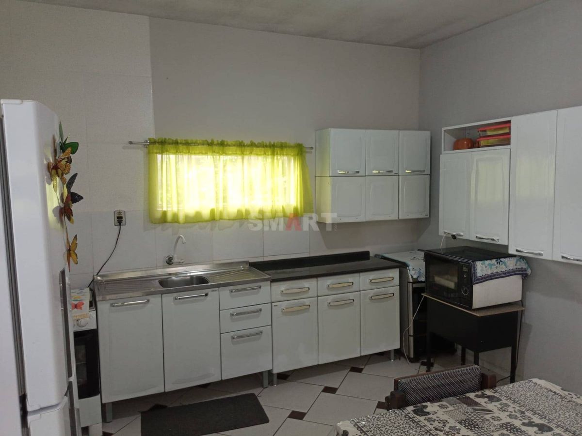 Casa com 3 Quartos com Terreno Amplo para Construção ao Lado