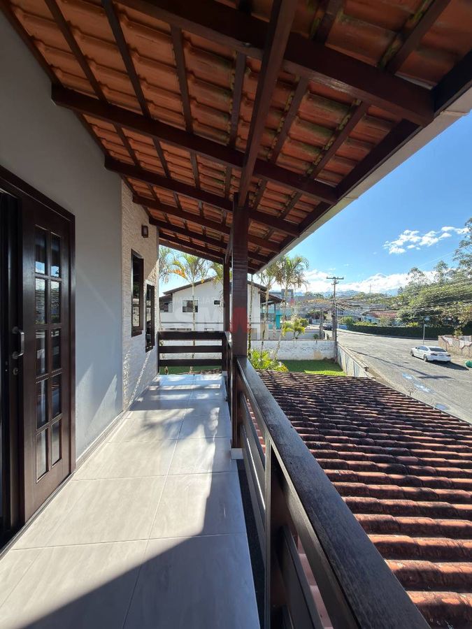 Casa com Piscina 1 Suite Master + 2 Quartos Semimobiliada