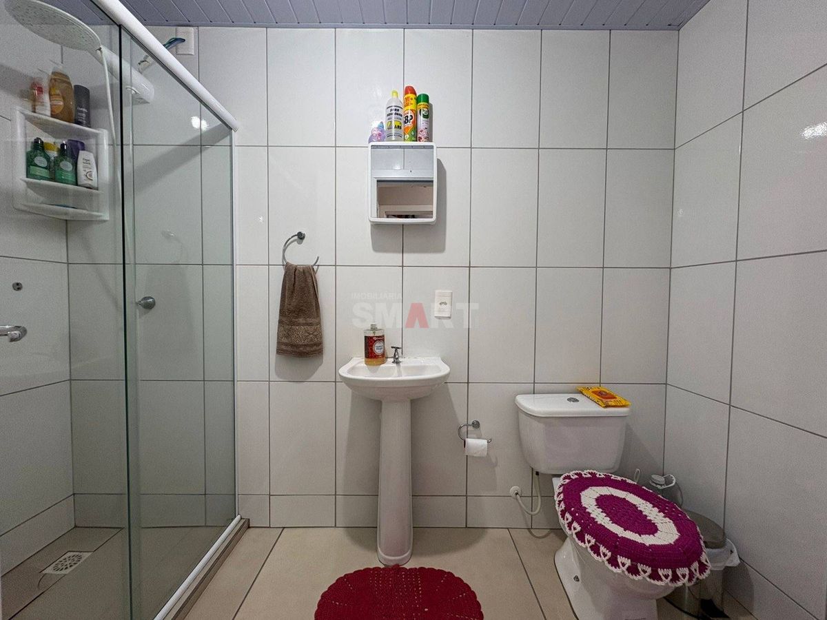 Apartamento com 2 quartos e elevador