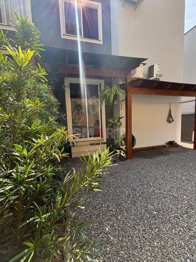 Apartamento com 2 Quartos e Ampla Área Externa no Bairro Amizade
