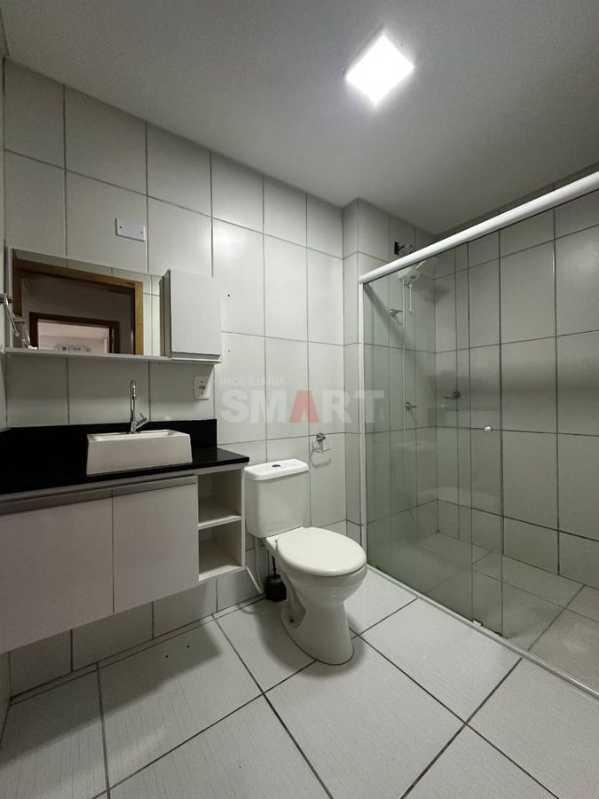 Apartamento com 2 quartos semimobiliado na Vila Nova
