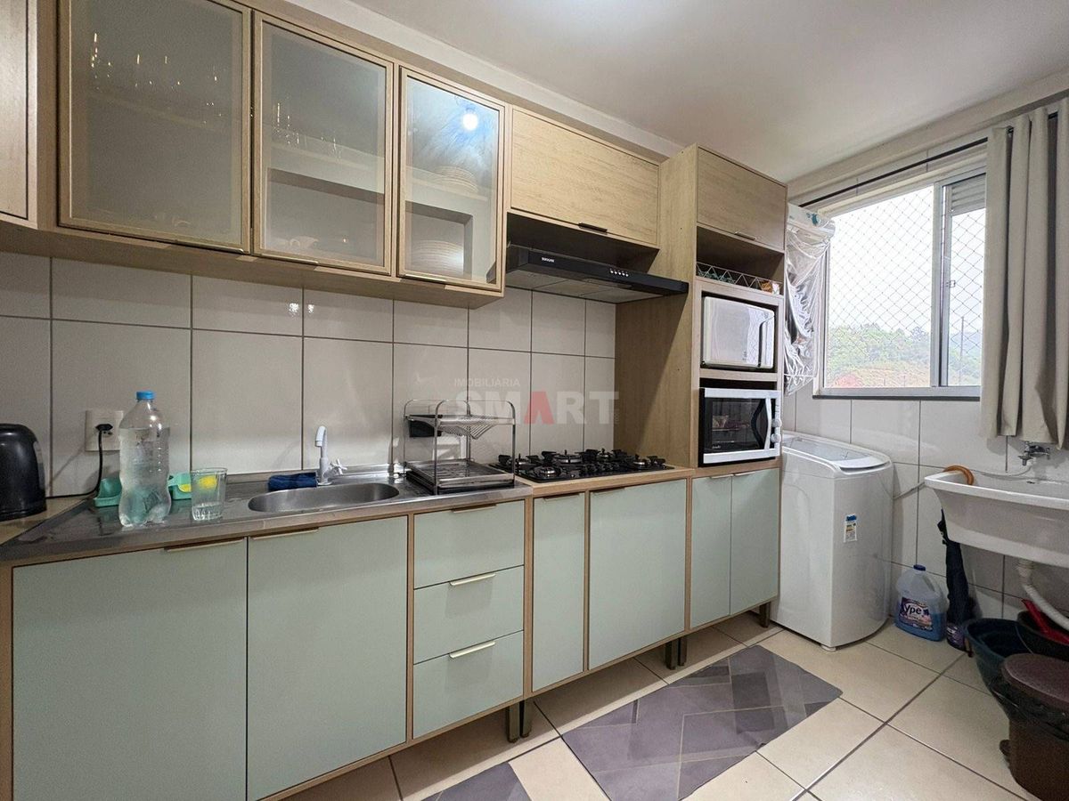 Apartamento com 2 quartos e elevador