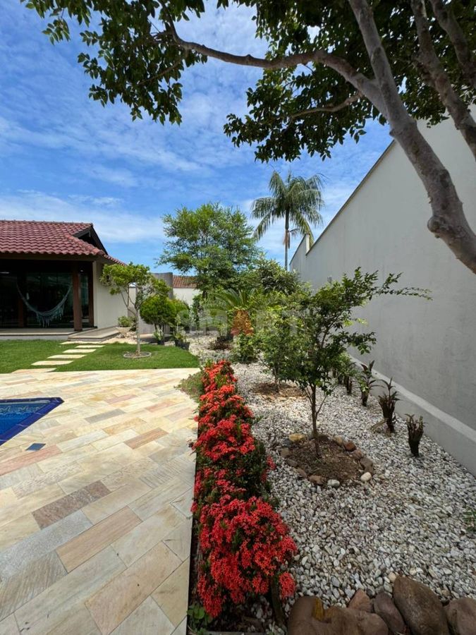 Casa Semimobiliada com 2 Suítes e 1 Quarto no Bairro Vila Nova
