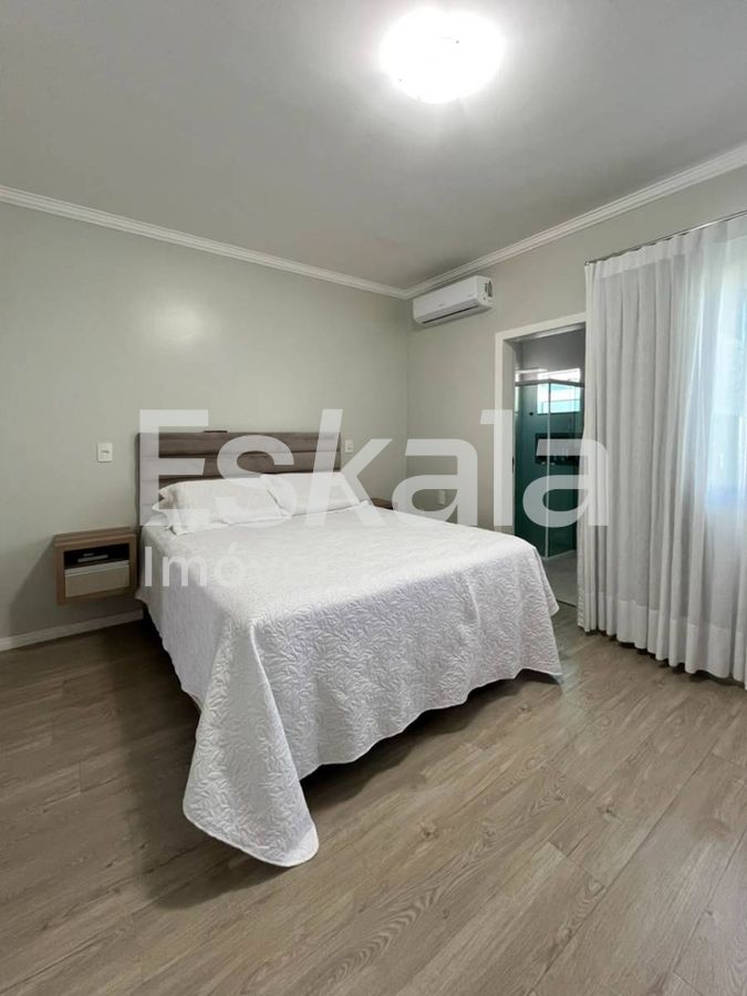 Casa Semimobiliada Com 01 Suíte + 03 Quartos Estrada Nova - Jaraguá do Sul