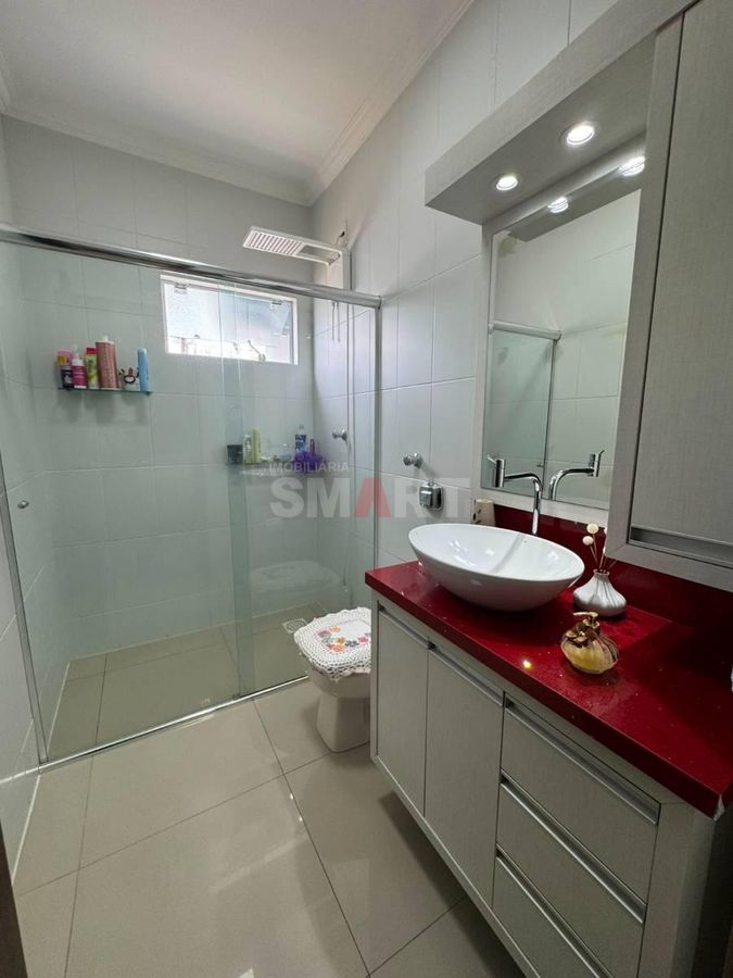 Casa Mobiliada no Rau com uma Suíte e 2 Quartos