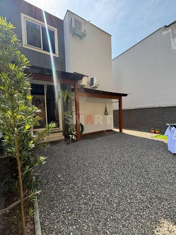 Apartamento com 2 Quartos e Ampla Área Externa no Bairro Amizade