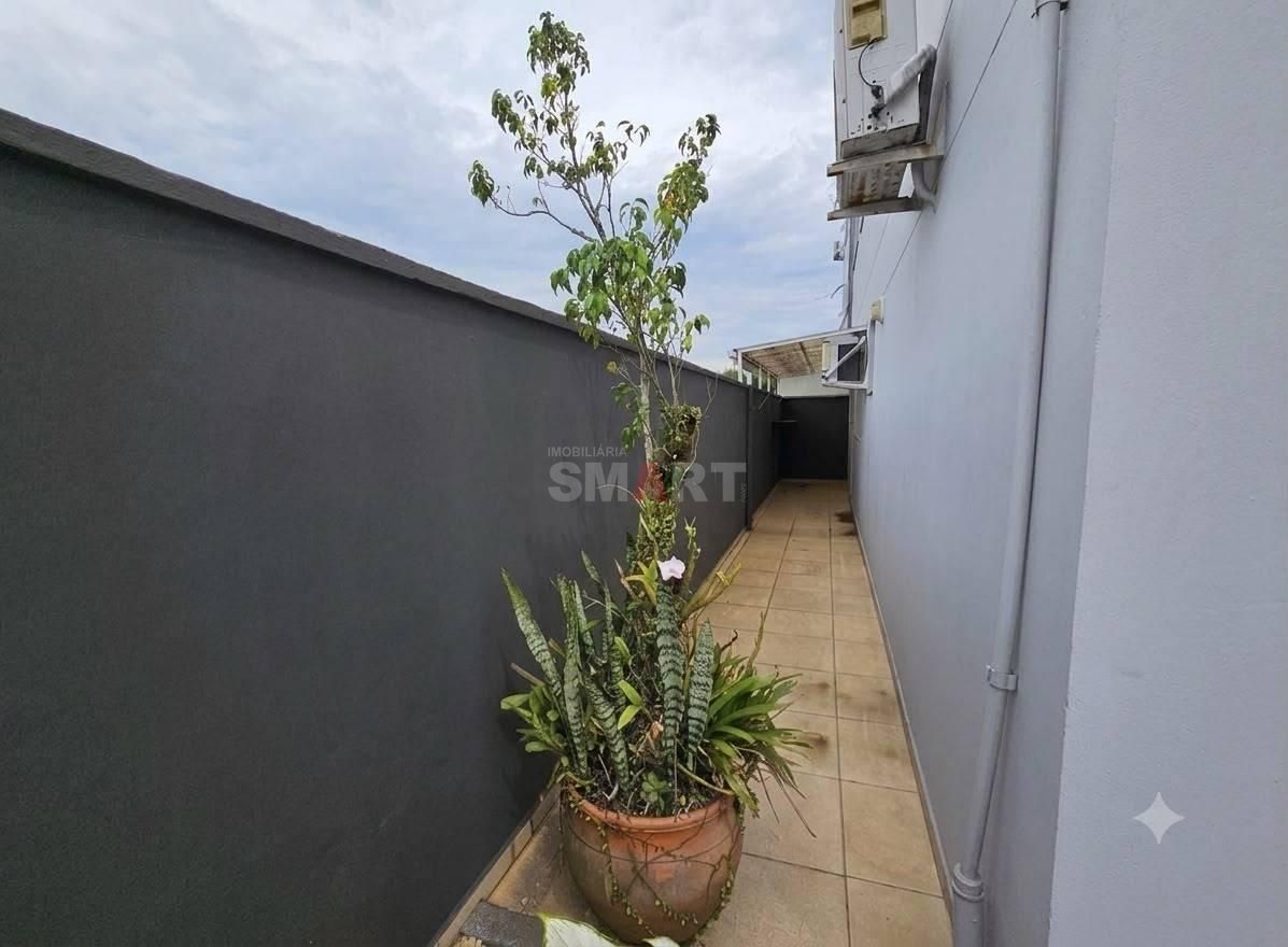 Apartamento com 2 quartos e Ampla Área Externa no Água Verde