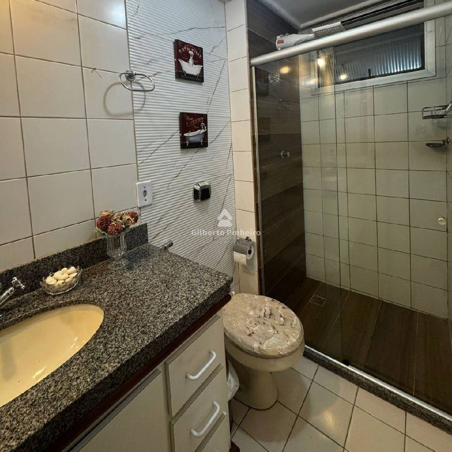 Apartamento à Venda no Centro de Guarapari com 3 Quartos