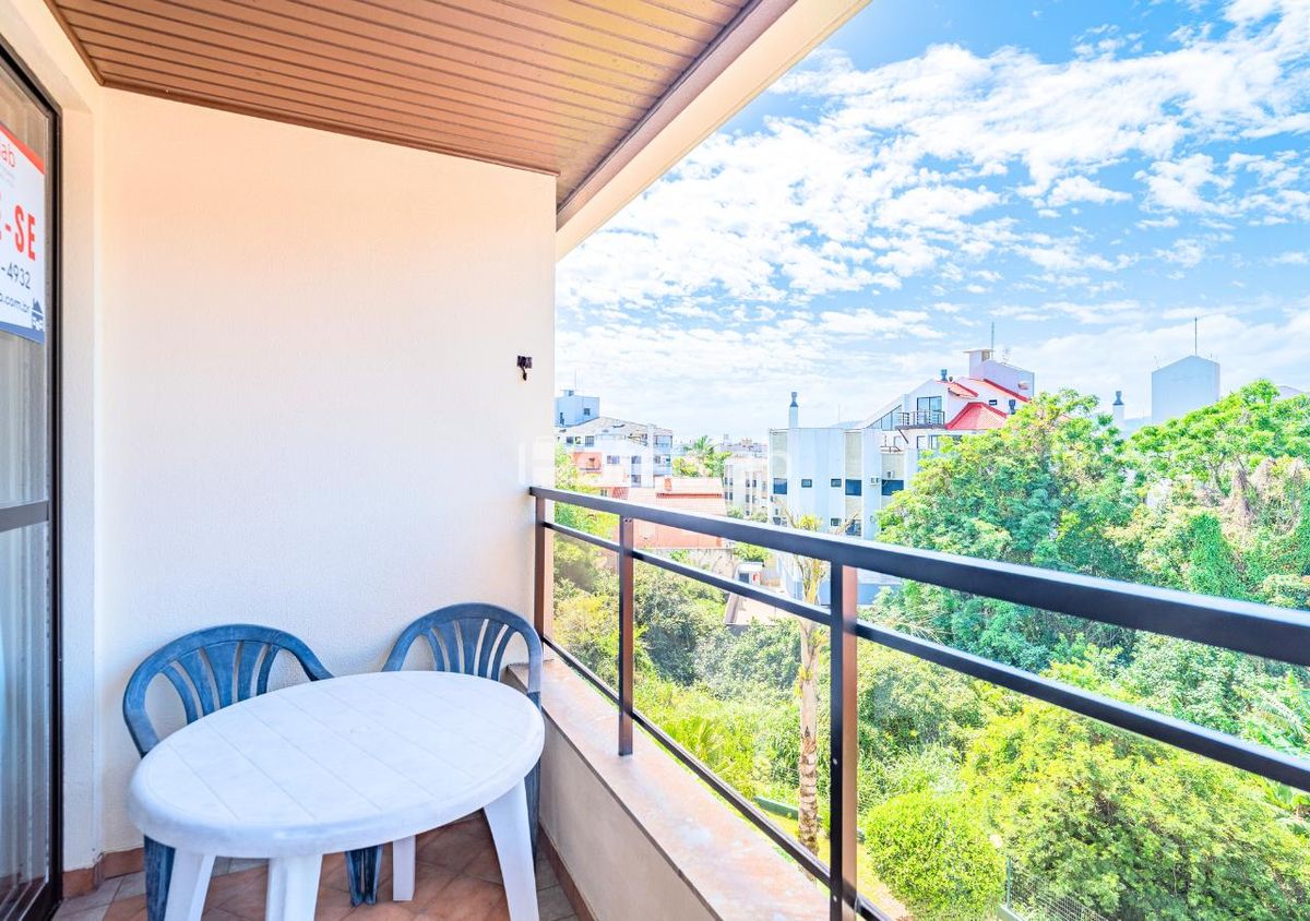 Apartamento de um quarto no Merit Plaza