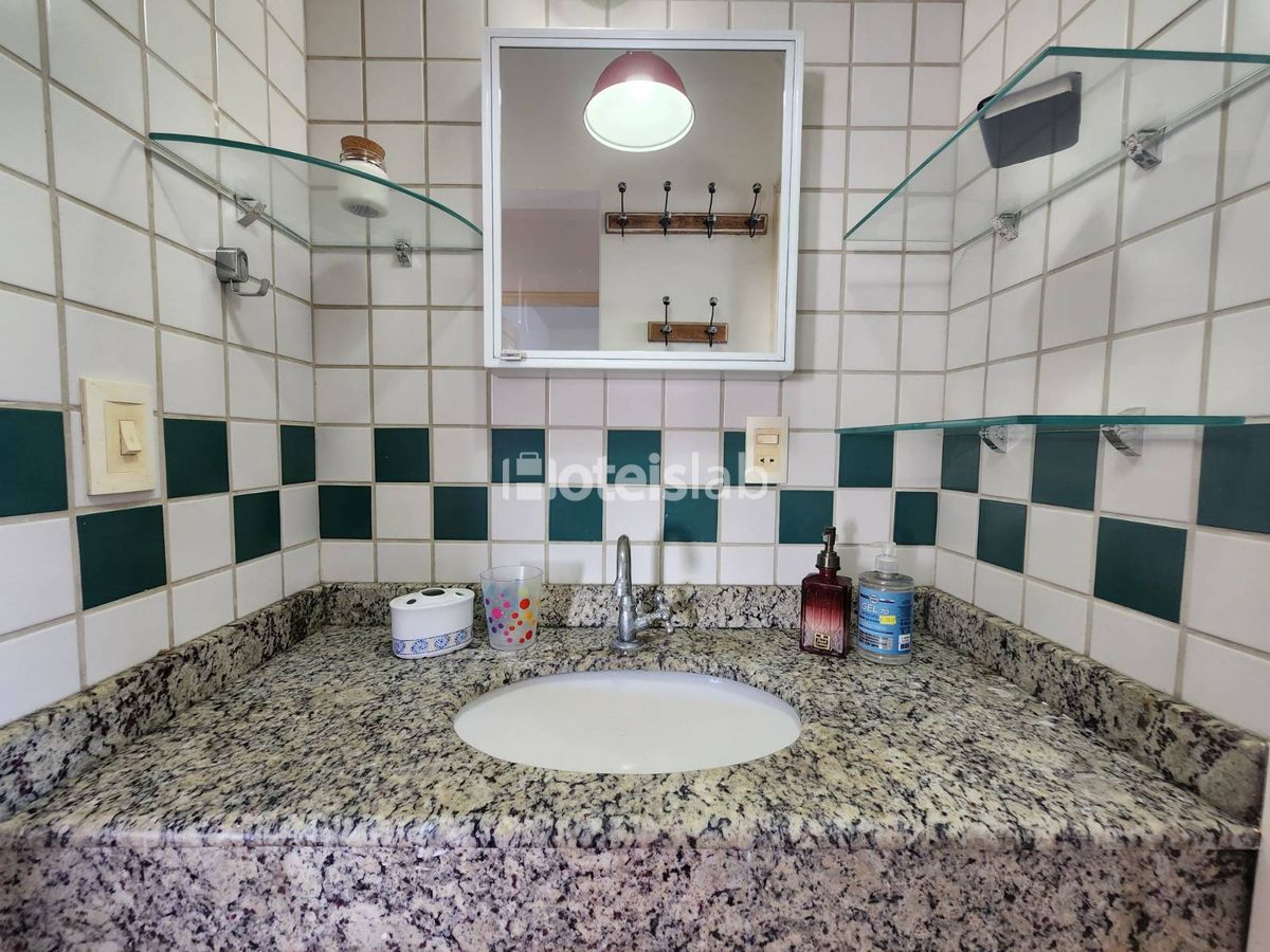 Lindo apto de 2 quartos com piscina a 300m da praia