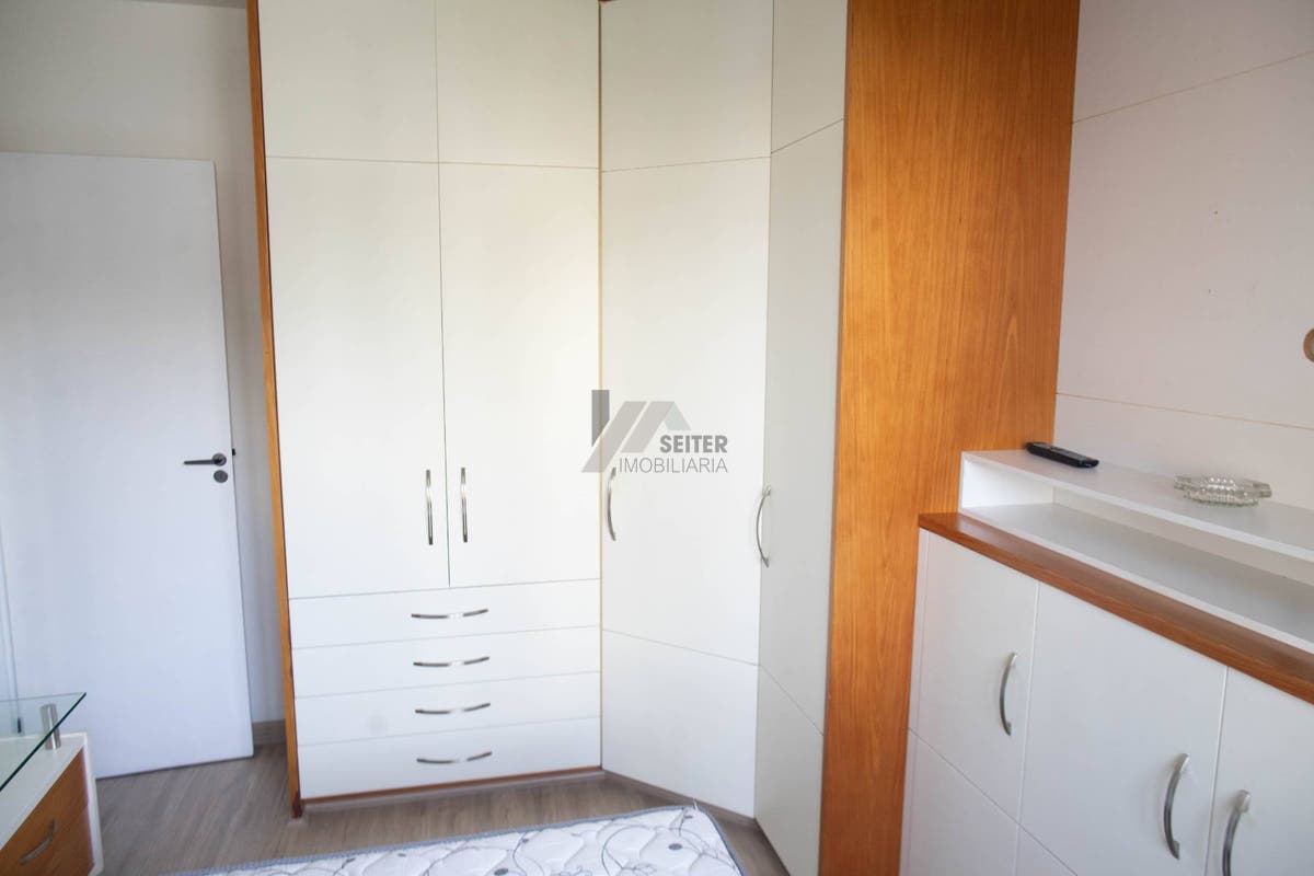 Apartamento com 3 quartos, Centro - Florianópolis