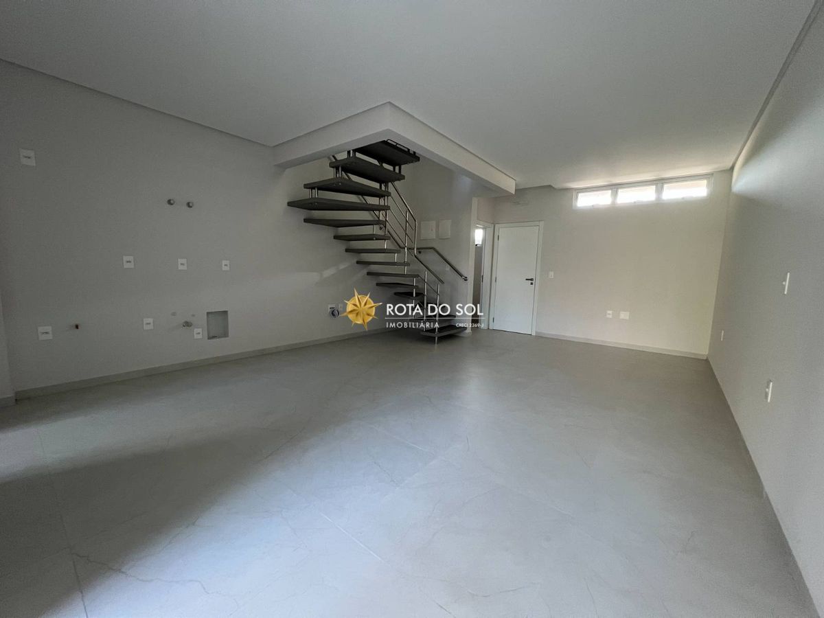 Vila das Galés Triplex 3 suítes beira mar Praia de Quatro Ilhas Bombinhas SC — foto 2
