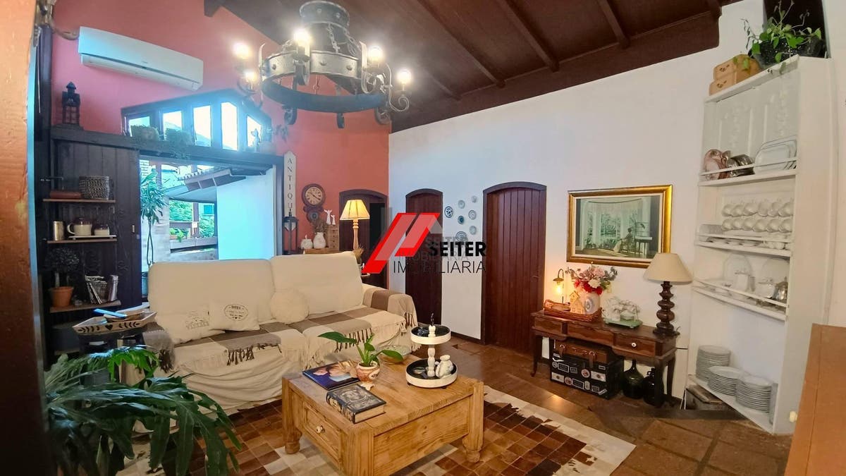 Casa comercial a venda em Canasvieiras norte de Florianópolis