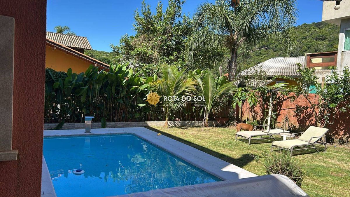 Casa à venda 4 quartos com piscina Praia Mariscal Bombinhas SC - 2
