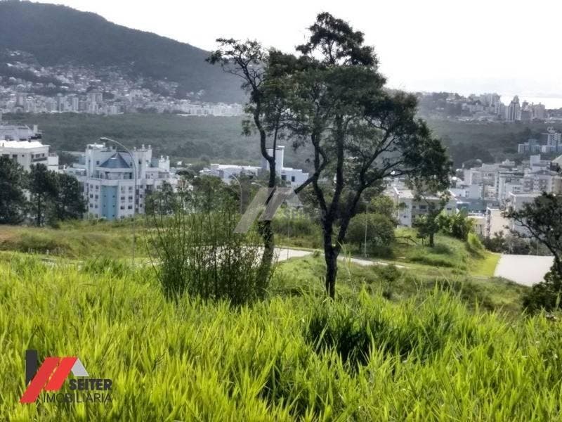 Terreno a Venda no Bairro Itacorubi em Florianópolis