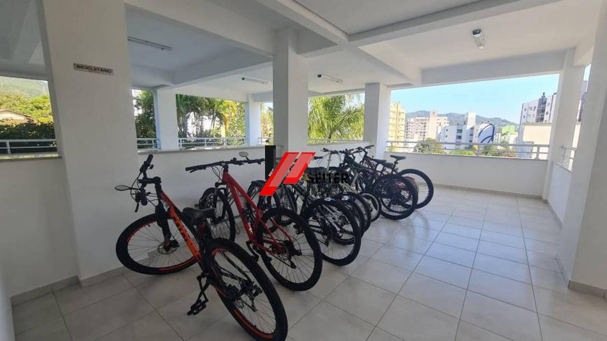 Cobertura 3 suites para alugar no Itacorubi Florianópolis