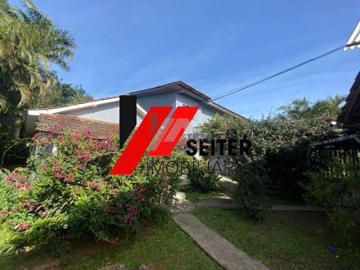 Casa de 4 dormitorios a venda Sambaqui Florianopolis