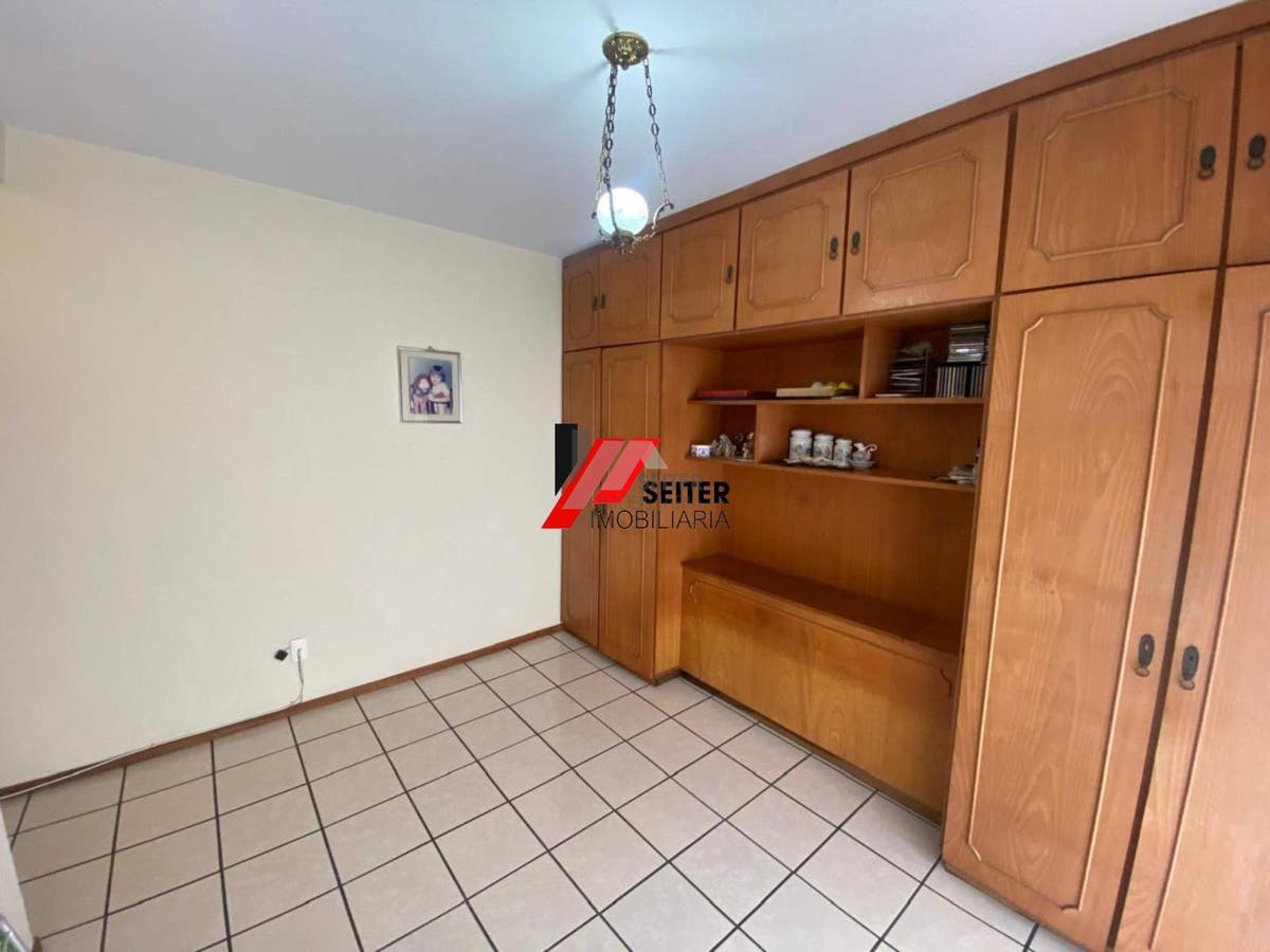 Apartamento com 3 dormitórios à venda no centro de Florianópolis