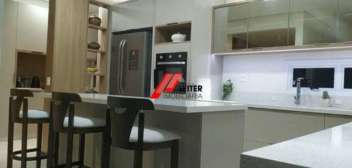 Casa a venda no bairro João Paulo com 4 dormitórios