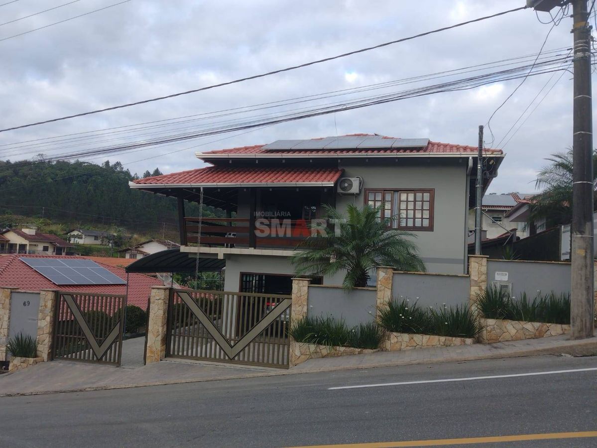 Casa com 3 Quartos Sendo 1 Suite no Bairro Estrada Nova