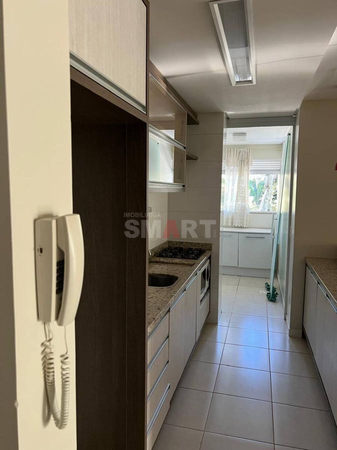 Apartamento 3 quartos semimobiliado com 2 vagas de garagem e box