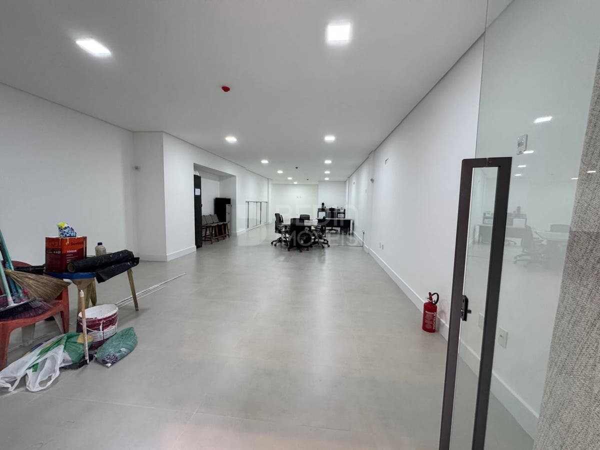 Sala Comercial de 145m² no bairro Centro, em Balneário Camboriú | Eu Corretor