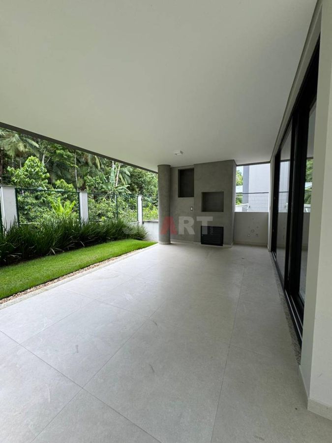 Casa com 03 Suítes à Venda no bairro Amizade