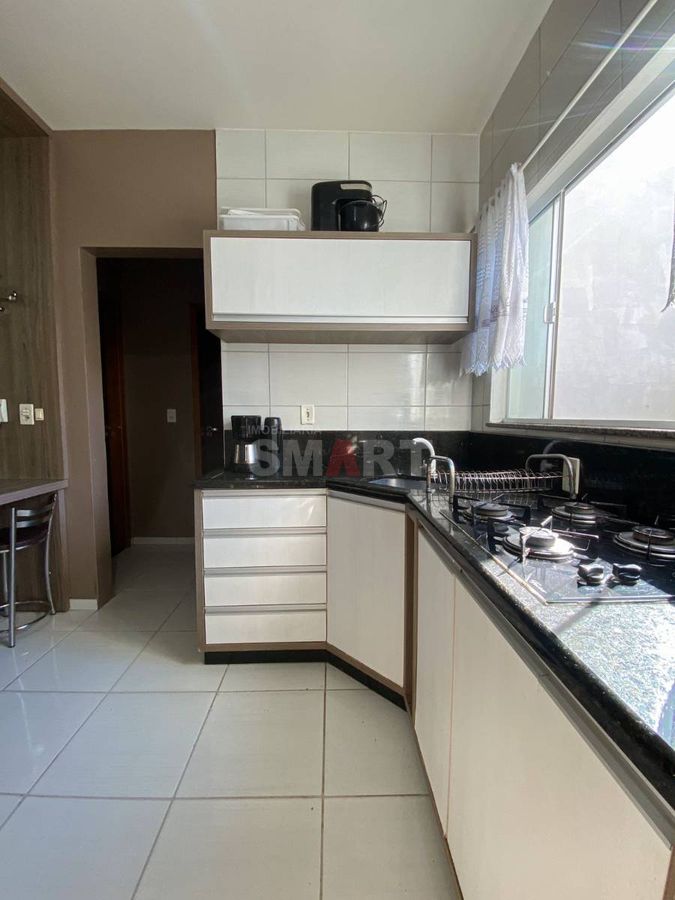 Apartamento Semimobiliado com 2 Quartos no Rau