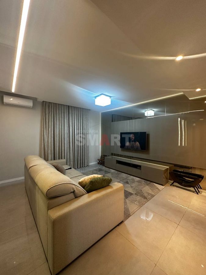 Geminado com 3 quartos e piscina semimobiliado