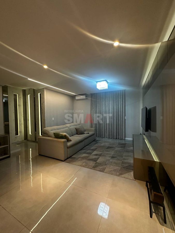 Geminado com 3 quartos e piscina semimobiliado