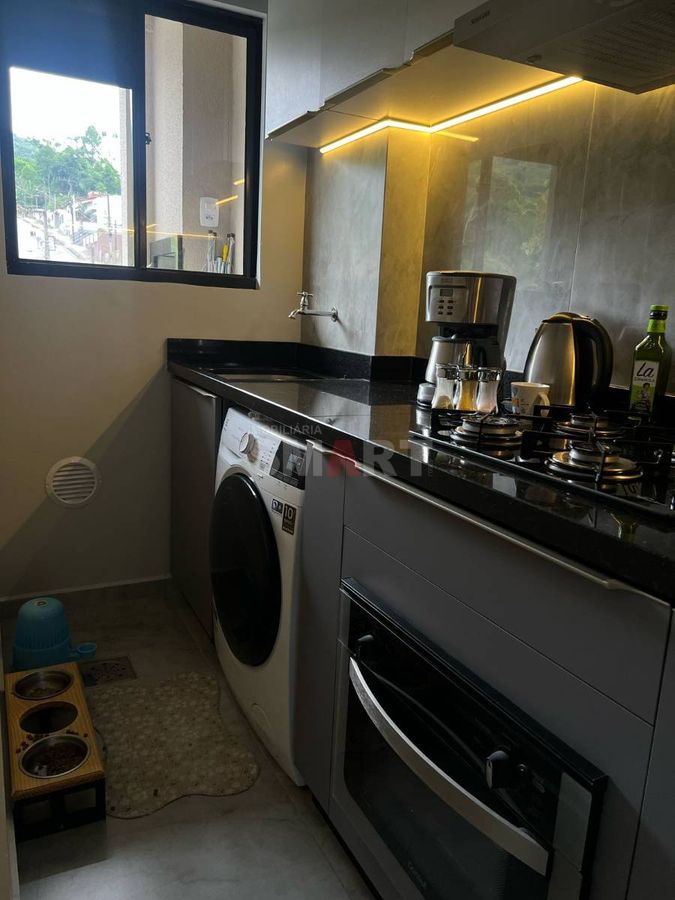 Apartamento Mobiliado na Ilha da Figueira com 2 Quartos e Elevador