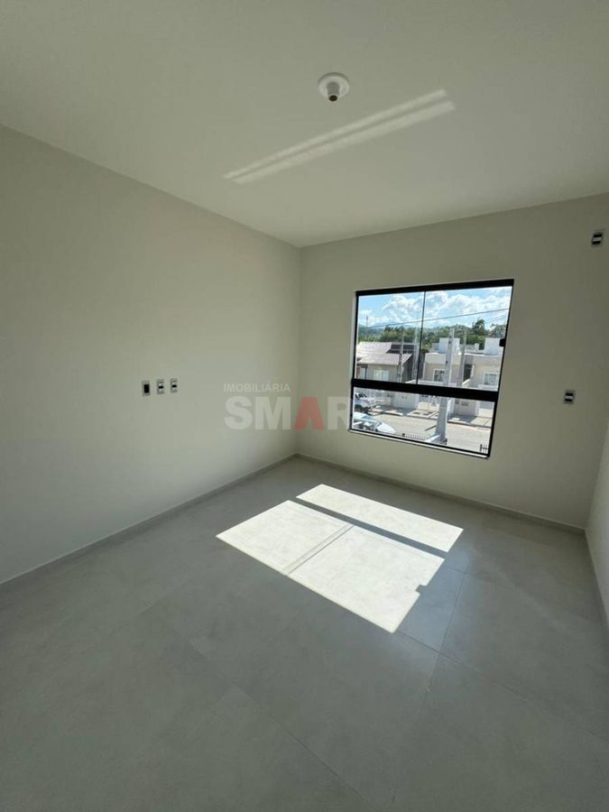 Casa Geminada Duplex com 02 Quartos no Jaraguá 99