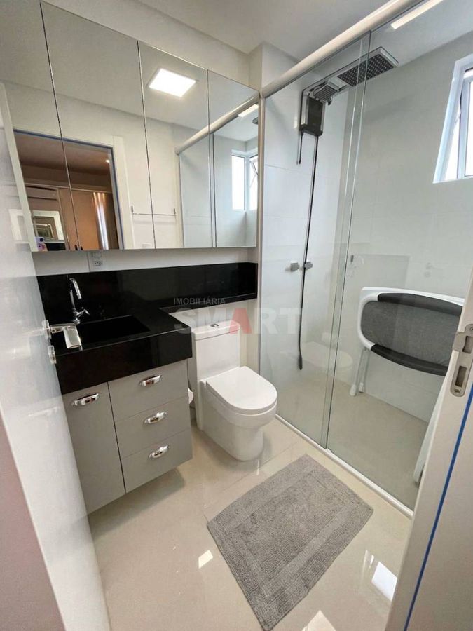 Apartamento Mobiliado com 03 Suítes à Venda no Centro
