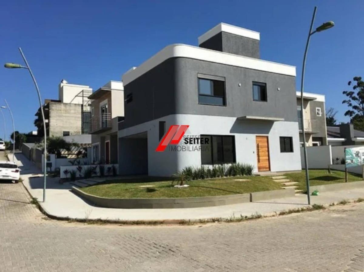 Casa a venda 3 dormitórios, sendo 3 suítes com 2 vagas de garagem em Localização privilegiada de santo Antônio de Lisboa